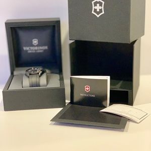 NIB Victorinox Swiss Army Men’s Watch